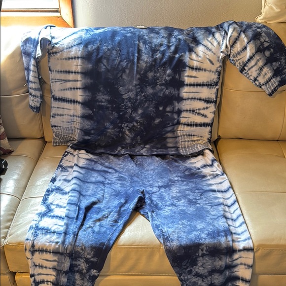 zim & zoe lounge Pants - Tie-Dye Blue and White Pantsuit